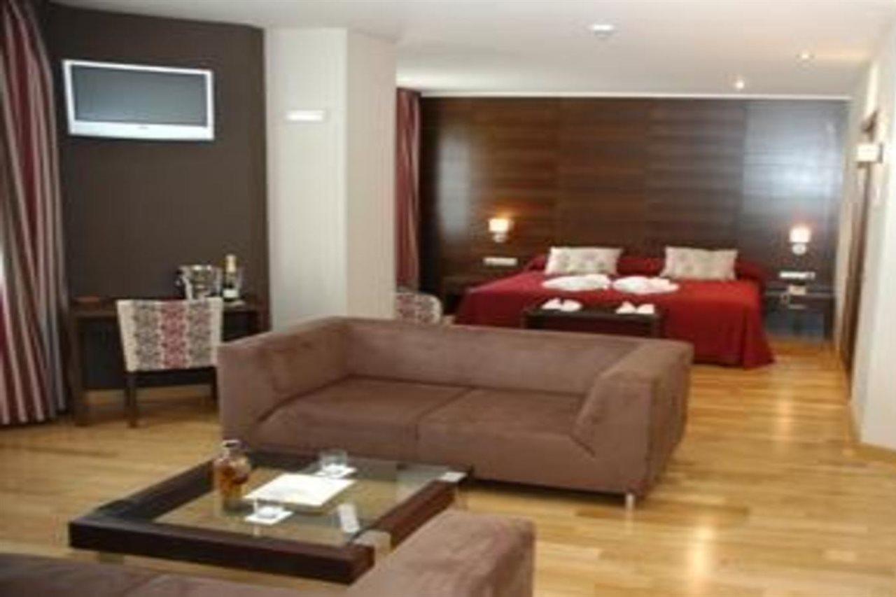 Hotel Fc Villalba Колладо-Виллалба Экстерьер фото