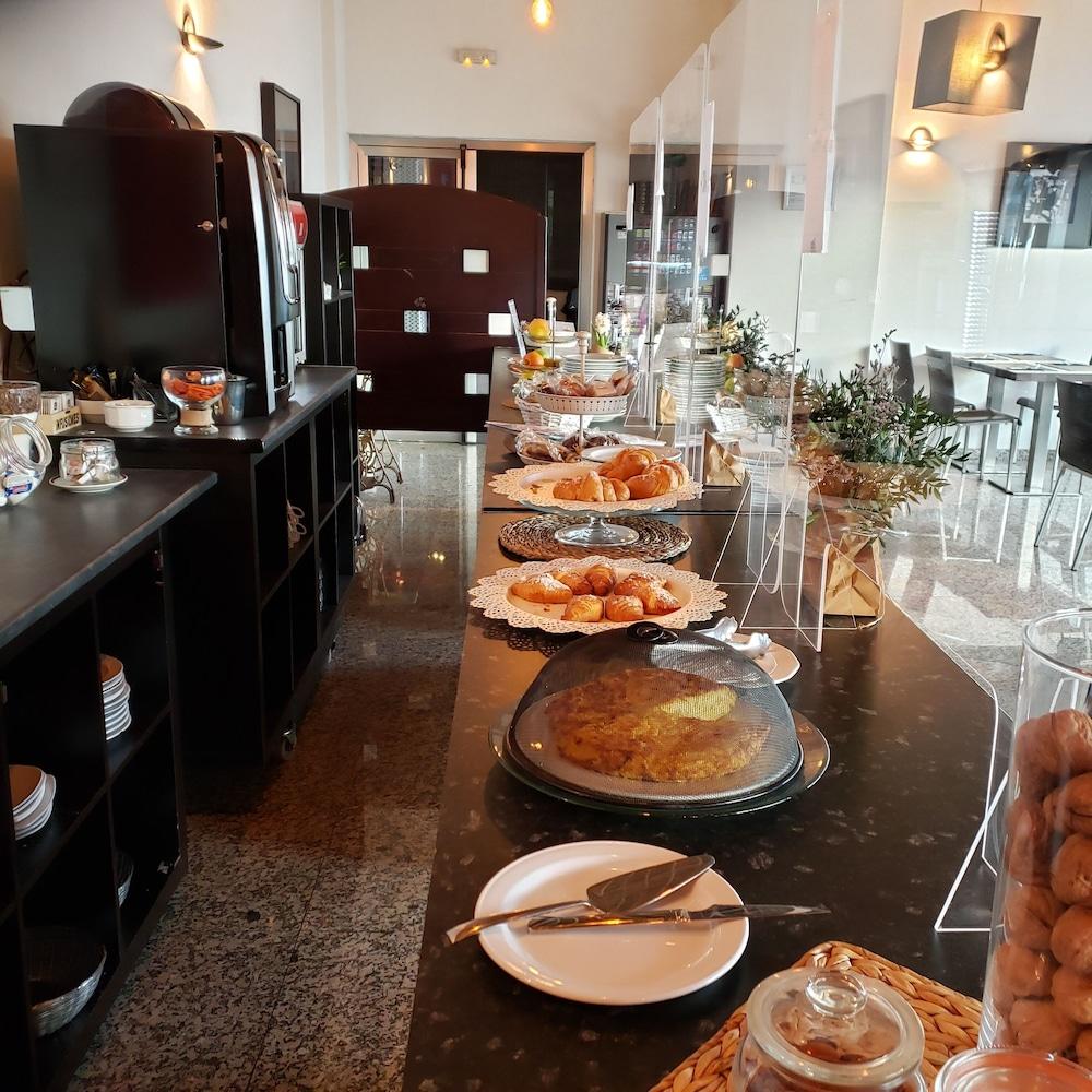 Hotel Fc Villalba Колладо-Виллалба Экстерьер фото