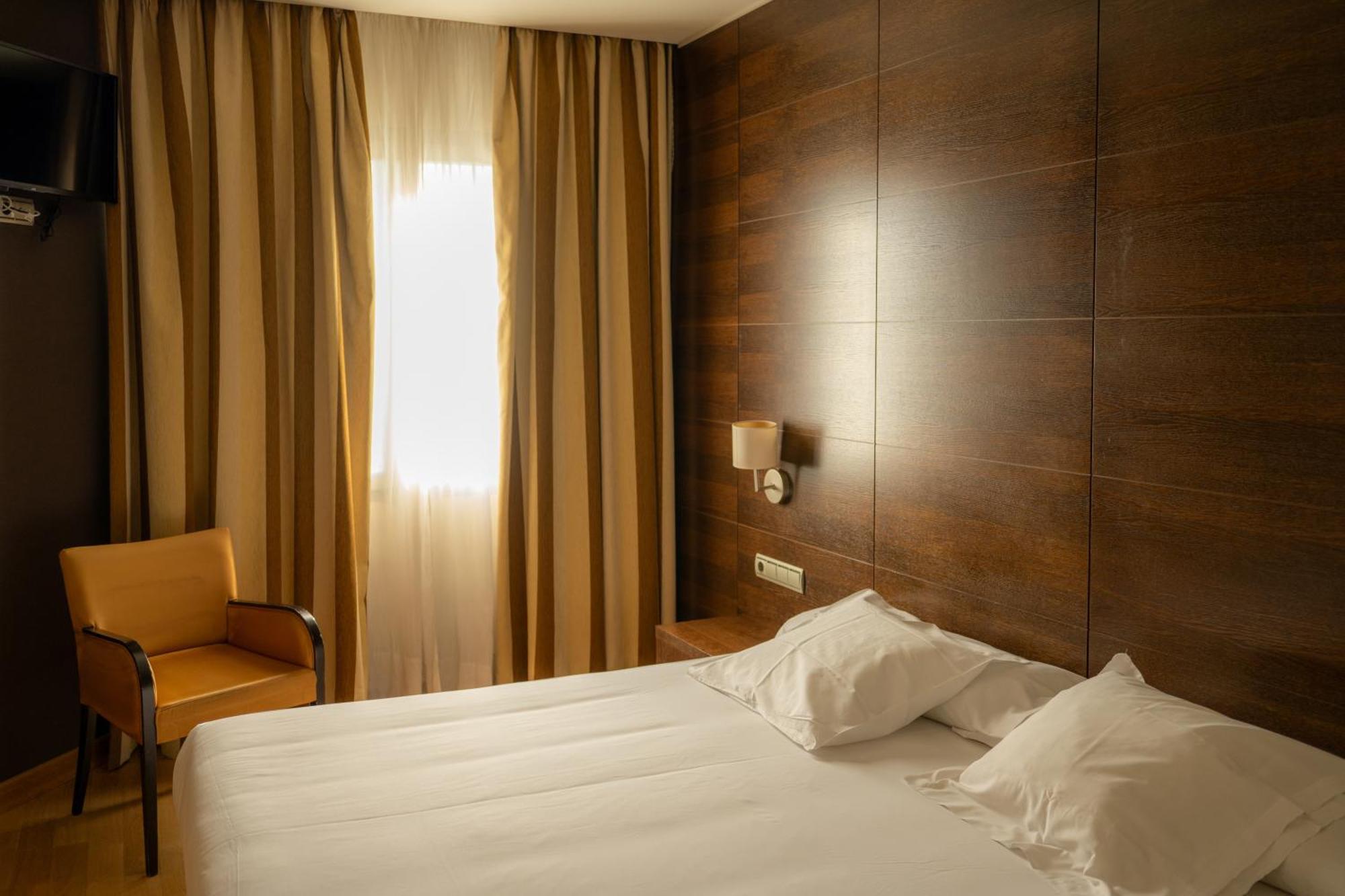Hotel Fc Villalba Колладо-Виллалба Экстерьер фото