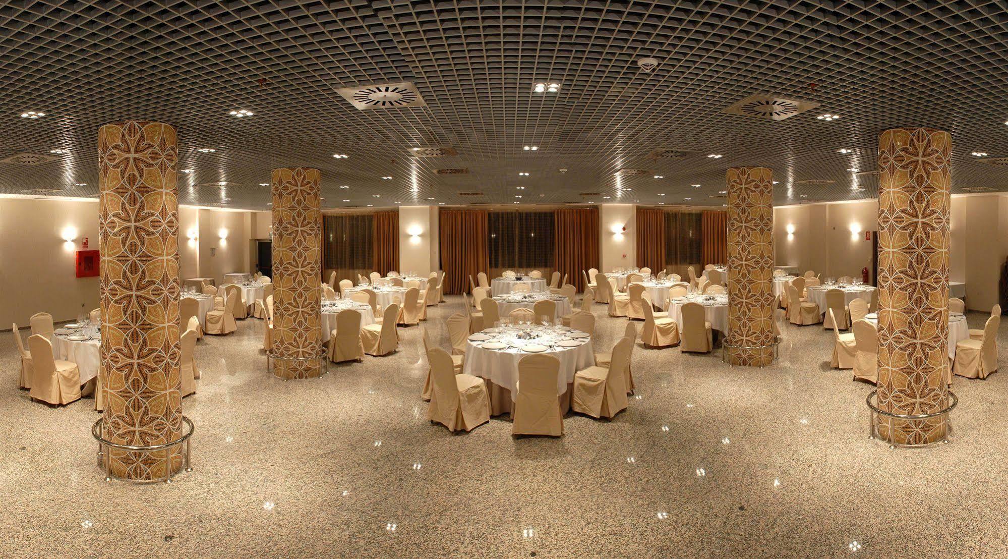 Hotel Fc Villalba Колладо-Виллалба Ресторан фото